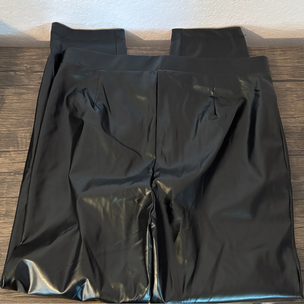 black pants size medium - Picture 2 of 5